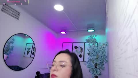 Tiara  online show from 03/25/26, 03:34