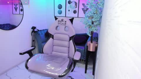 Tiara  online show from 06/05/26, 06:52