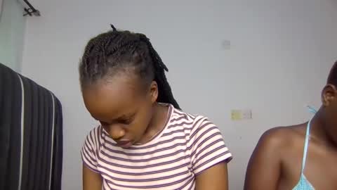 Snapshot of tiara_t chatting on 03/04/26, 07:03 Tiara online show from 03/04/26, 07:03