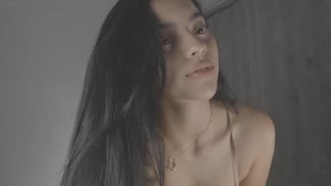 Snapshot of tiaraaa_02 chatting on 03/10/25, 03:12 Tiaraaa 02 online show from 03/10/25, 03:12