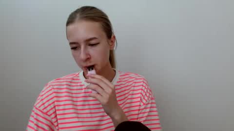 Tiara online show from 07/03/26, 11:49