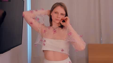 Lily online show from 03/04/26, 08:42