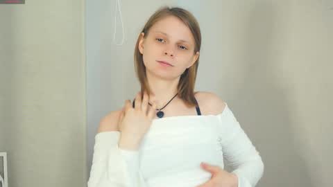 Lily online show from 03/10/26, 08:41