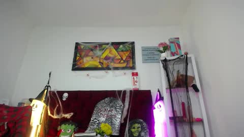 Tifanny Nails  online show from 10/30/25, 01:01