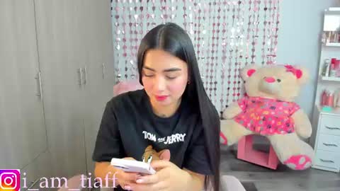 Snapshot of tifany_tay2 chatting on 07/07/26, 04:26 hey am julietha online show from 07/07/26, 04:26