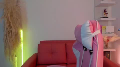 Tiffany online show from 12/21/25, 10:39