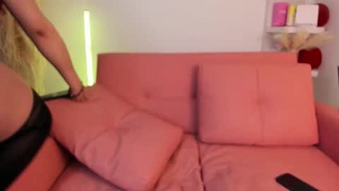 Tiffany online show from 03/12/26, 04:18