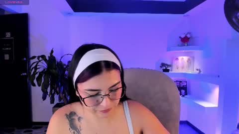 Snapshot of tifanywhite1_ chatting on 07/11/26, 05:21 online show from 07/11/26, 05:21