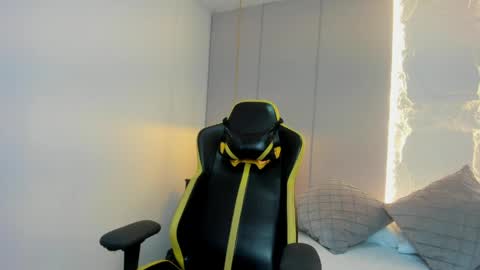 T I F F A N N Y online show from 04/07/26, 06:30