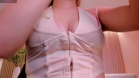 Tiffanny Sins online show from 07/08/26, 05:12