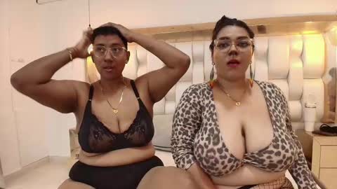 Tiffany and Stacy online show from 10/10/25, 08:19