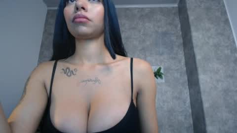 tiffany_1m online show from 02/05/25, 04:03