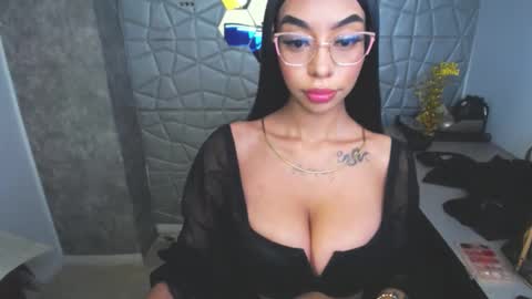 tiffany_1m online show from 03/09/25, 12:42