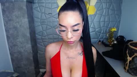 tiffany_1m online show from 03/12/25, 12:26