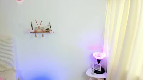 tiffaSTREAMING SCHEDULE 500 am- 1000 GMT-5Colombia hour online show from 04/20/26, 09:16