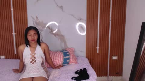 STEFANNY WELL online show from 10/17/25, 03:20