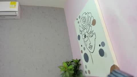 tiffany_mendez online show from 11/18/25, 12:09