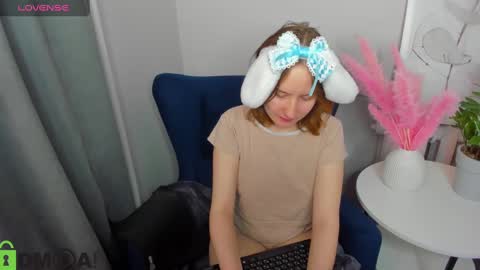 tiffany_roy online show from 01/28/25, 03:04