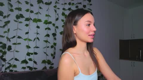 Tiffany online show from 04/06/26, 03:24