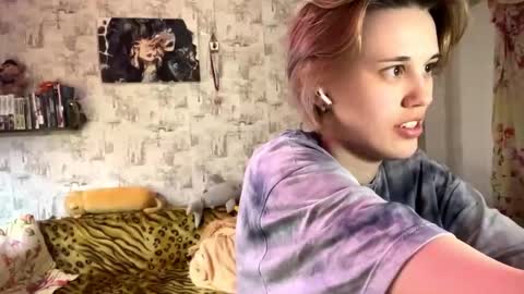 Snapshot of tiffanydziewanowski chatting on 04/12/26, 02:00 Tiffany online show from 04/12/26, 02:00