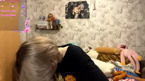 Snapshot of tiffanydziewanowski chatting on 05/03/26, 02:01 Tiffany online show from 05/03/26, 02:01