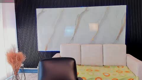 tiffanyhoustton online show from 04/20/26, 01:03