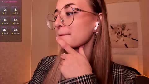 Tiffany online show from 10/08/25, 01:42