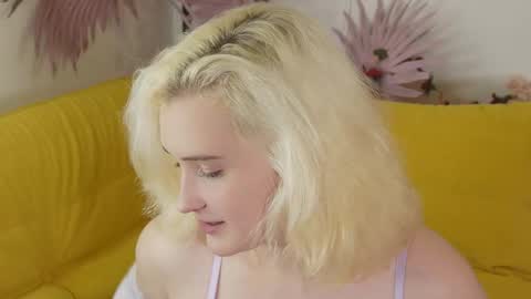 tiffanyjons online show from 10/28/25, 06:21