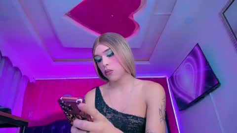 tiffanymackensyy69 online show from 07/25/26, 11:02