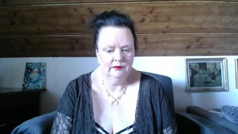 Snapshot of tiffanymature chatting on 04/25/26, 03:31 TiffanyMature online show from 04/25/26, 03:31