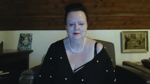 Snapshot of tiffanymature chatting on 05/03/26, 08:15 TiffanyMature online show from 05/03/26, 08:15