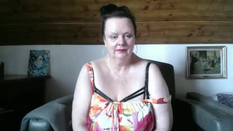Snapshot of tiffanymature chatting on 05/09/26, 02:55 TiffanyMature online show from 05/09/26, 02:55
