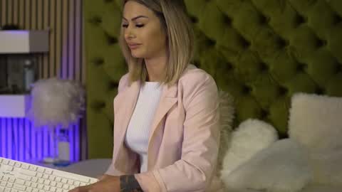 Ilaria online show from 09/16/25, 06:03