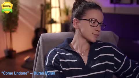 tiffanyriox online show from 09/24/25, 11:41