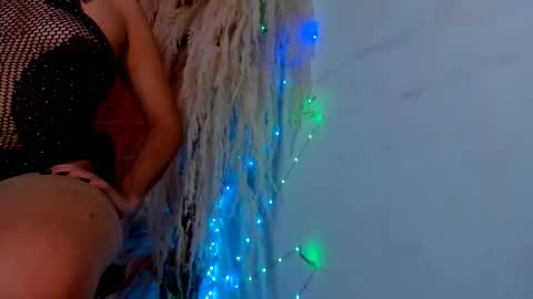 tiffanyy_deluxe online show from 12/16/25, 02:00