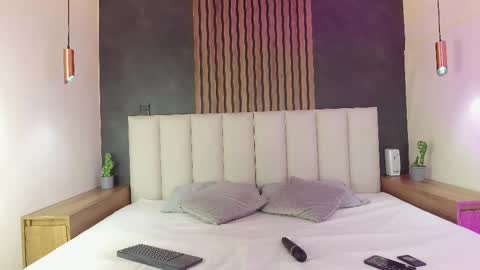 Tiffany  online show from 03/06/25, 08:59