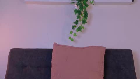 Tiffany  online show from 03/04/26, 08:04