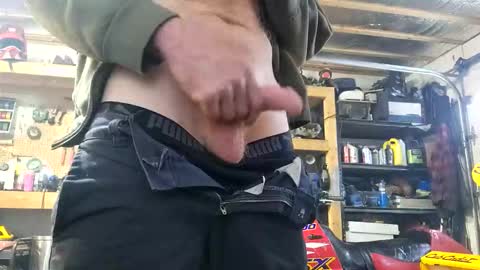 Snapshot of tigars36 chatting on 12/17/25, 07:42 Tigars36 online show from 12/17/25, 07:42