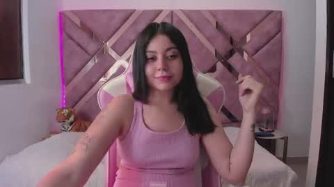 Snapshot of tigerbaby_ chatting on 06/17/26, 01:01 Ana online show from 06/17/26, 01:01