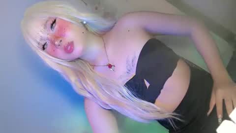 tight_elliana online show from 04/13/26, 10:04