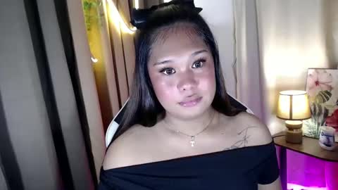 Snapshot of tightkitten4u chatting on 10/28/25, 07:23 Kitti online show from 10/28/25, 07:23