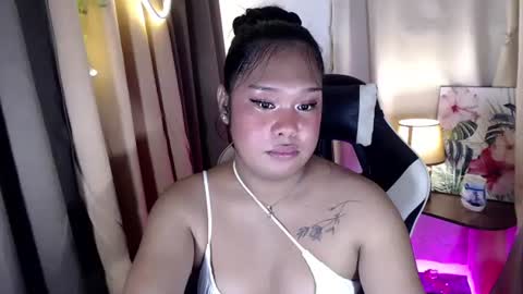 Snapshot of tightkitten4u chatting on 10/29/25, 10:00 Kitti online show from 10/29/25, 10:00