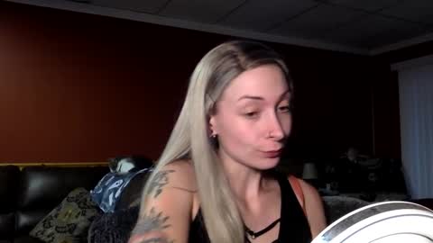 Snapshot of tightntatted13 chatting on 09/11/25, 10:21 3 online show from 09/11/25, 10:21