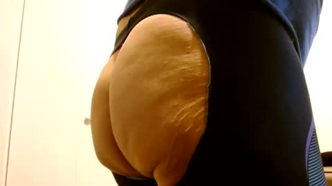 Tightshortsspank online show from 04/27/26, 03:04