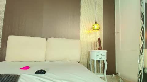 T I F F A N Y online show from 02/27/26, 07:58