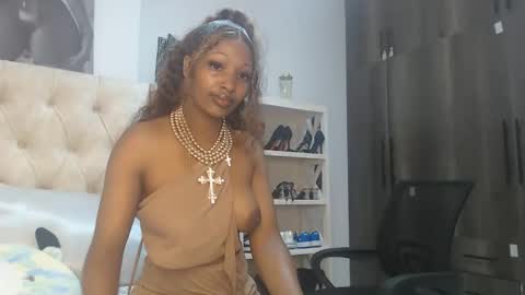 Snapshot of tilly_ebony chatting on 05/03/26, 12:16 Tilly online show from 05/03/26, 12:16