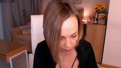 Snapshot of tilly_eliot chatting on 06/14/26, 08:22 Tilly online show from 06/14/26, 08:22