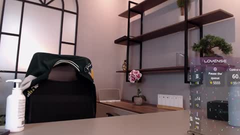 Snapshot of tim__fox chatting on 03/04/25, 10:49 Tim Fox online show from 03/04/25, 10:49