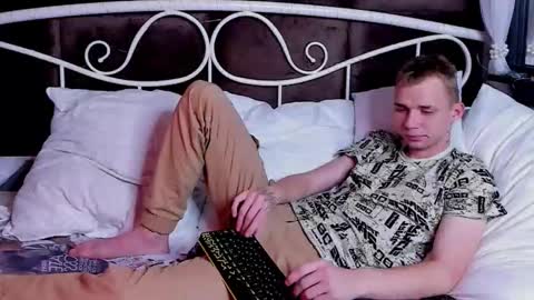 Snapshot of tim_blackk chatting on 09/10/25, 09:26 Tim online show from 09/10/25, 09:26