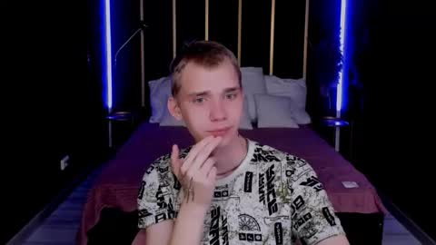 Snapshot of tim_blackk chatting on 10/09/25, 04:05 Tim online show from 10/09/25, 04:05